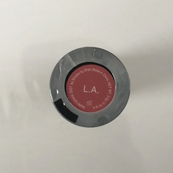 Cosmetic bundle w/Shades by Shan lipstick, Smashbox primer, pixi by Petra powder - Picture 3 of 6